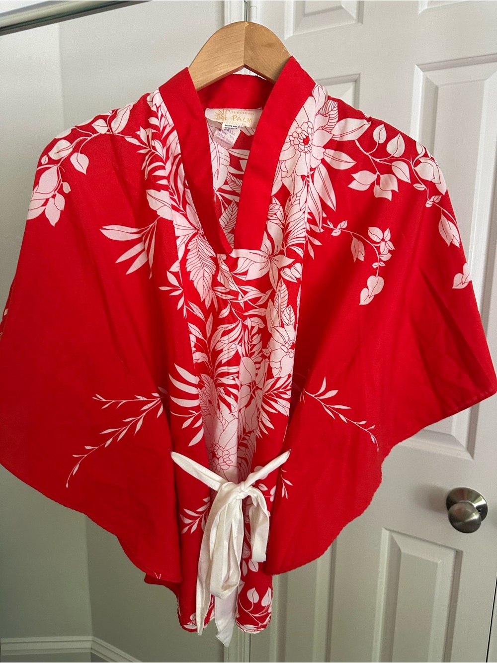 Vintage Red and White Hawaiian Floral Kimono-Style Blouse
